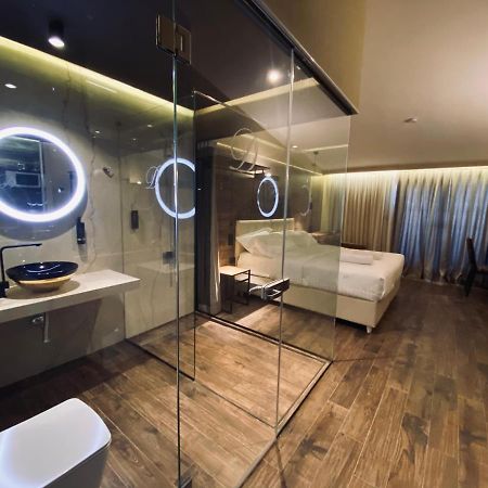 Deluxe Rooms In Blloku Area Tirana Exterior photo