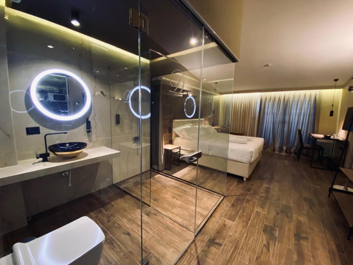 Deluxe Rooms In Blloku Area Tirana Exterior photo
