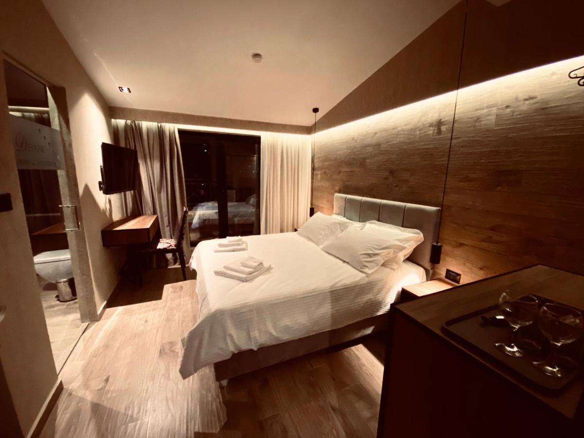 Deluxe Rooms In Blloku Area Tirana Exterior photo